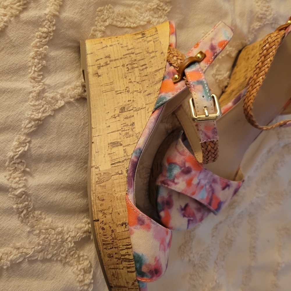 SANDALS - Picture 2 of 4